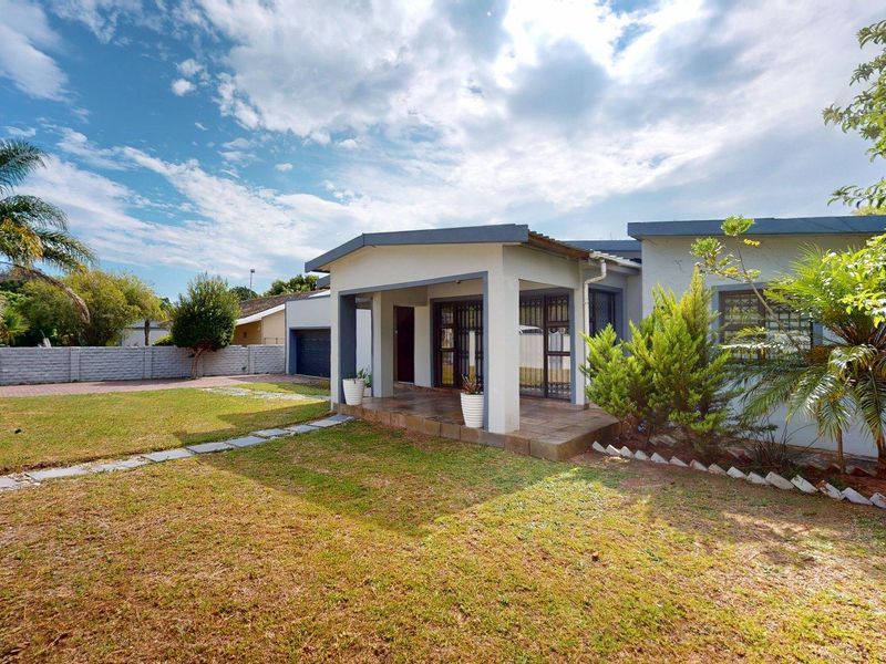 Versatile 4-Bedroom Family Home with Granny Flat - R2 550 000 - Photo 3