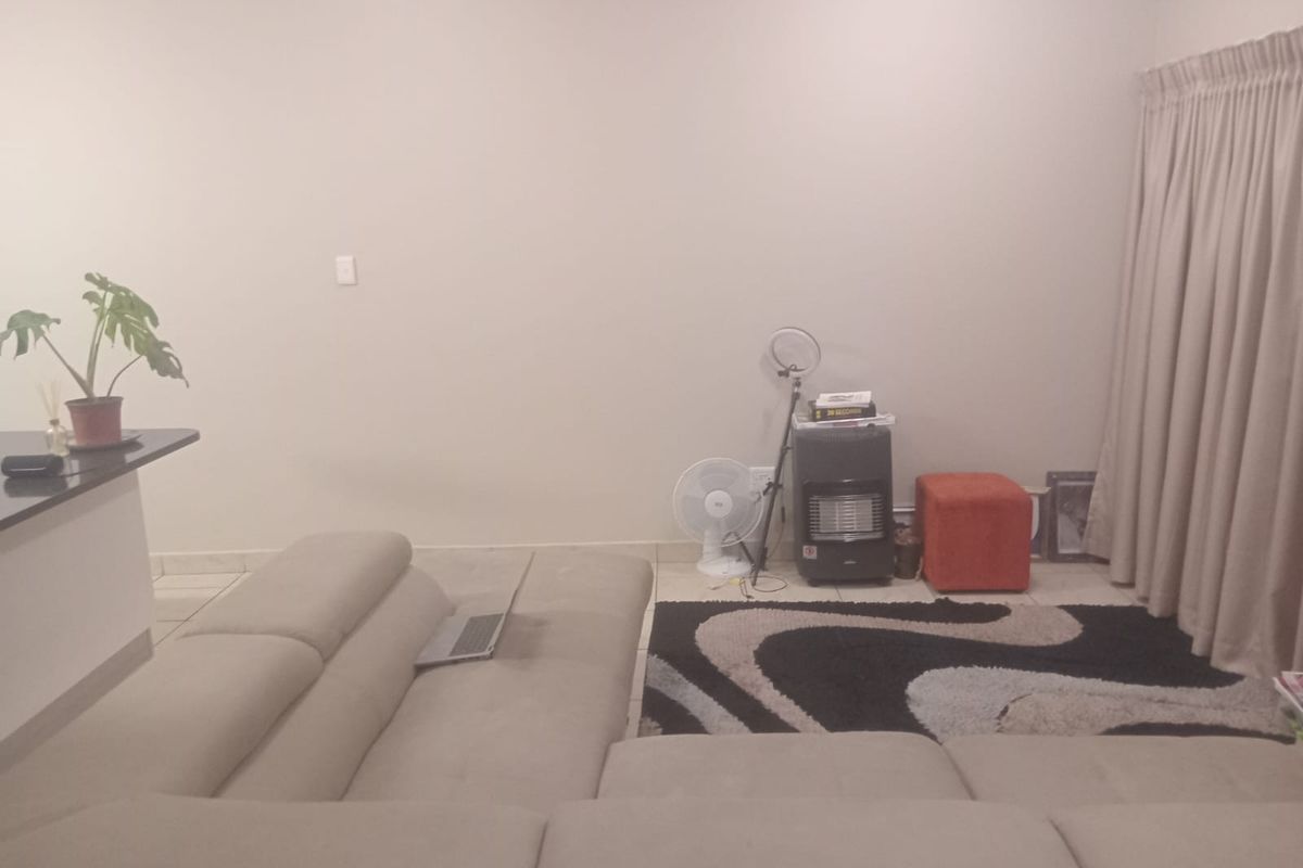 Neat & Secure 2-Bedroom Apartment in the Heart of Berea - Photo 3