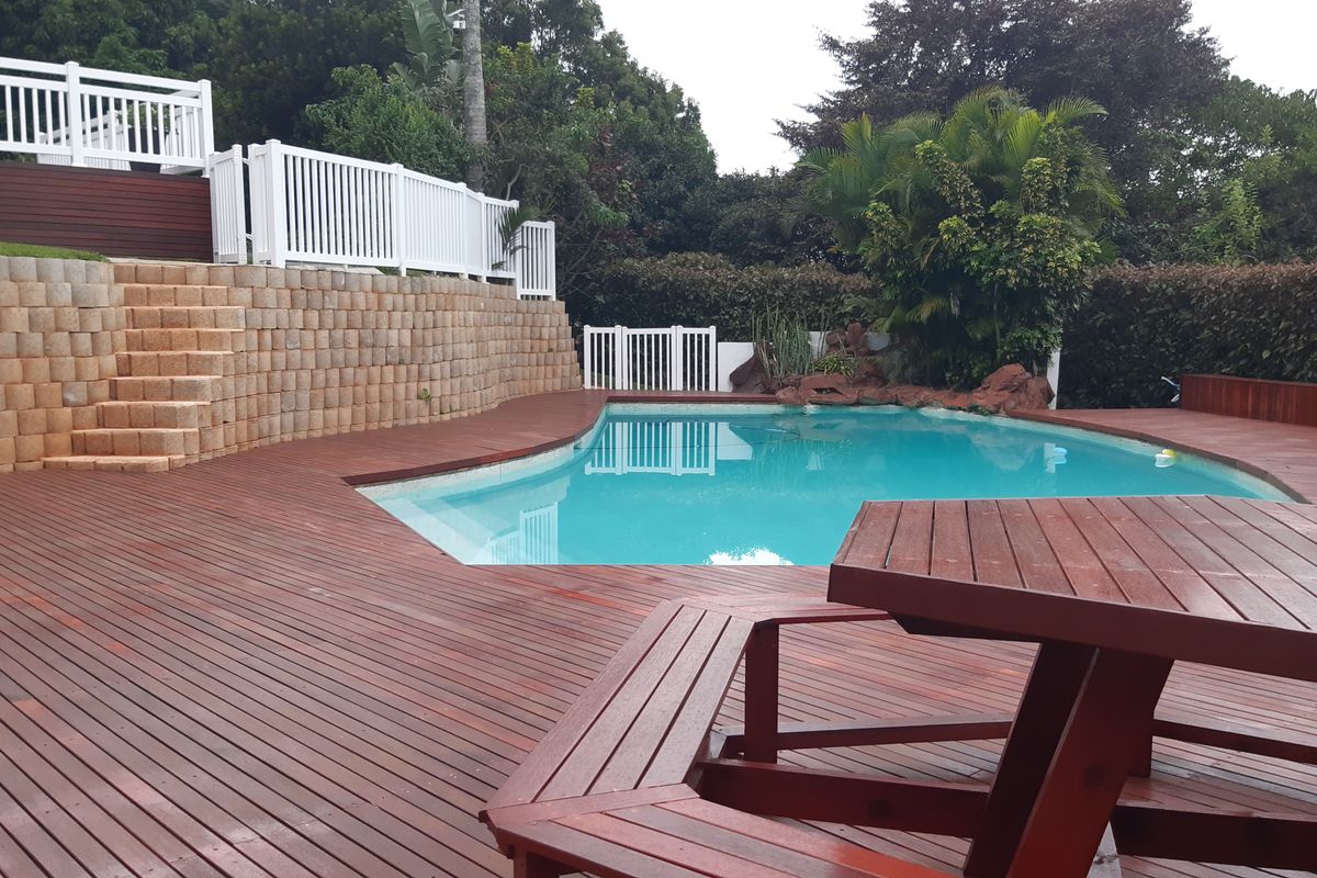 Coastal Living at Its Finest - Photo 2