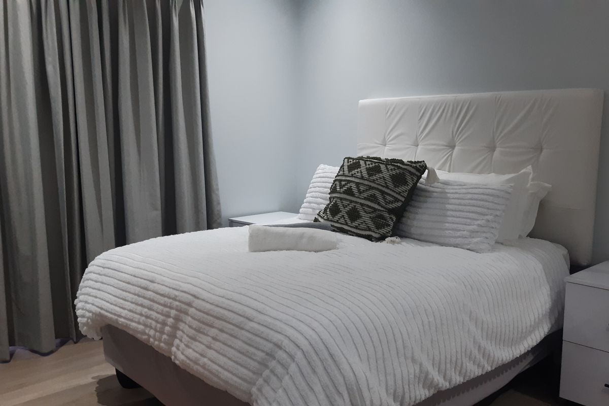 Coastal Living at Its Finest - Photo 4