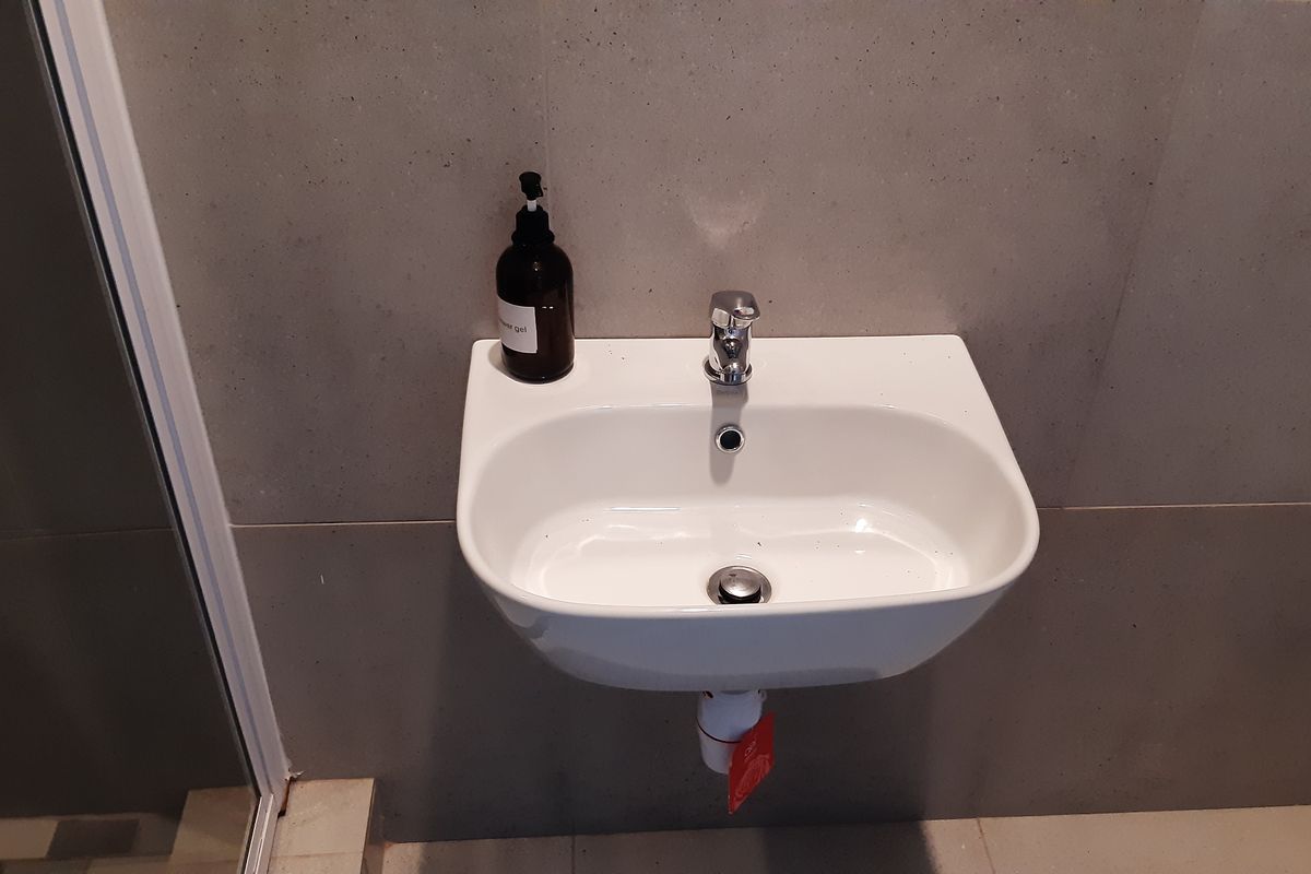 Coastal Living at Its Finest - Photo 5