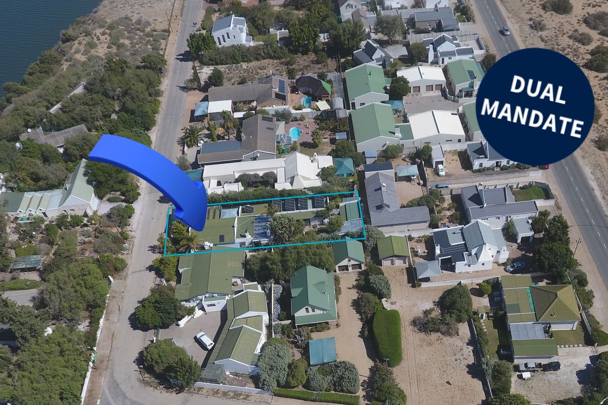 Private Garden Paradise — Tandem Garage, Separate Flat & Outstanding Entertainment Areas - Photo 4