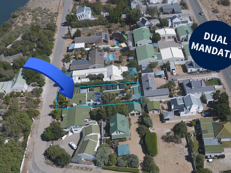 Private Garden Paradise — Tandem Garage, Separate Flat & Outstanding Entertainment Areas - Photo 4