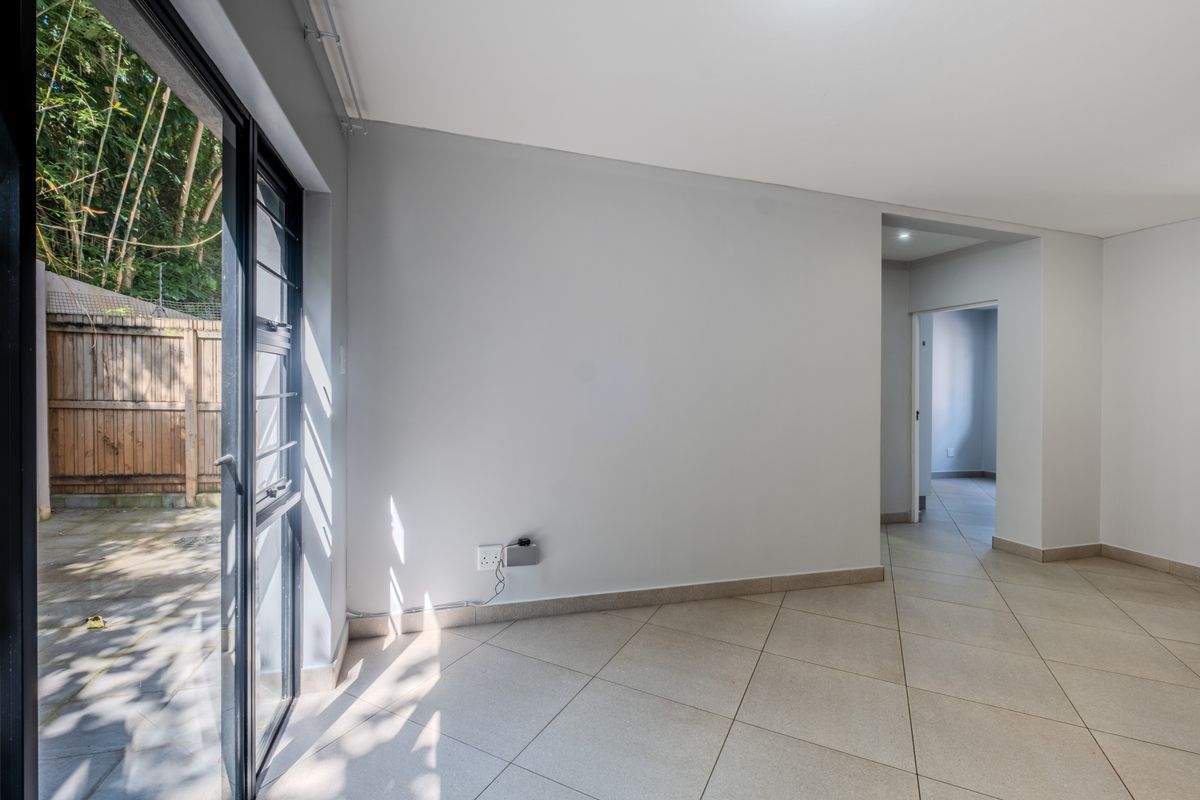 Modern ground floor unit in Parkhill. - Photo 5