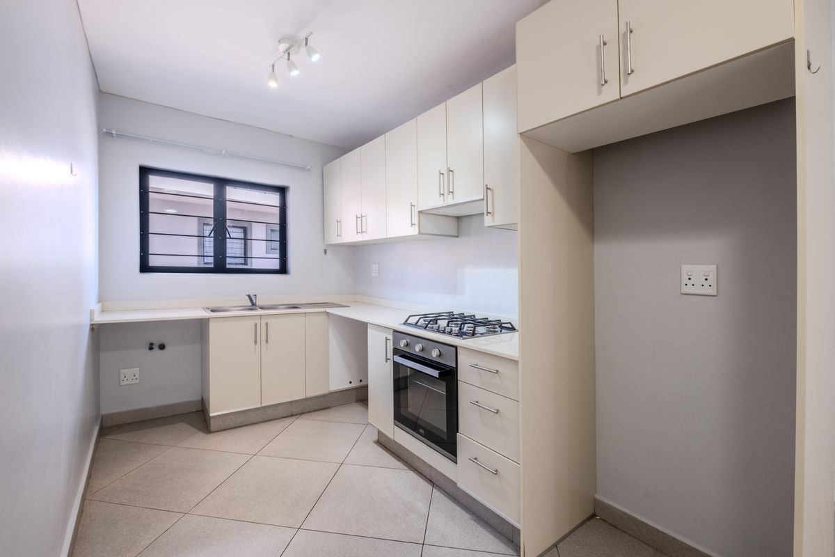 Modern ground floor unit in Parkhill. - Photo 3