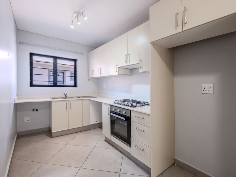 Modern ground floor unit in Parkhill. - Photo 3