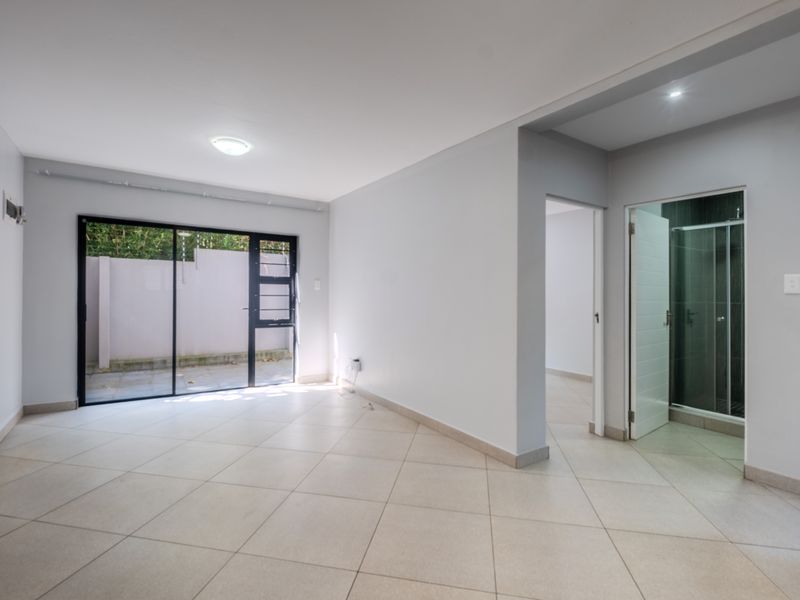 Modern ground floor unit in Parkhill. - Photo 2