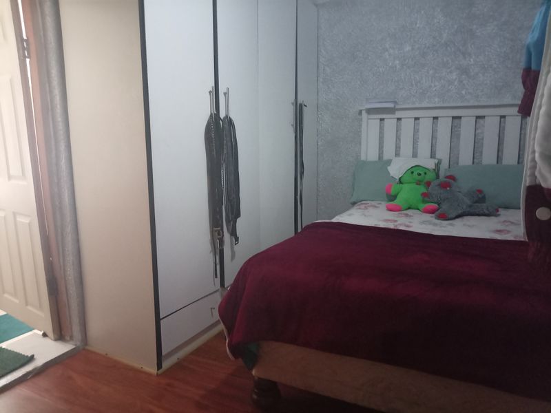 Charming 2-Bedroom Home with Flatlet – Prime Location - Photo 5