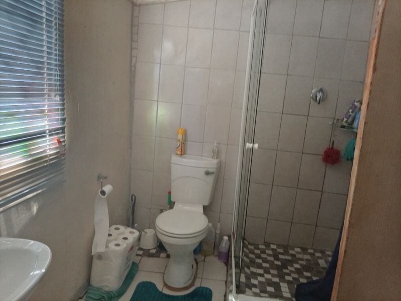 Charming 2-Bedroom Home with Flatlet – Prime Location - Photo 7