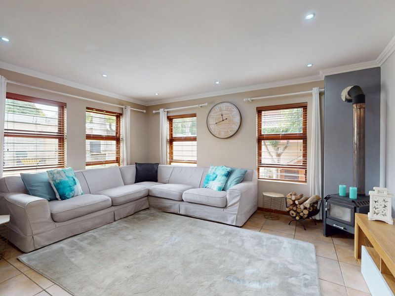 Home - True Lifestyle Living in a secure estate! - Photo 4