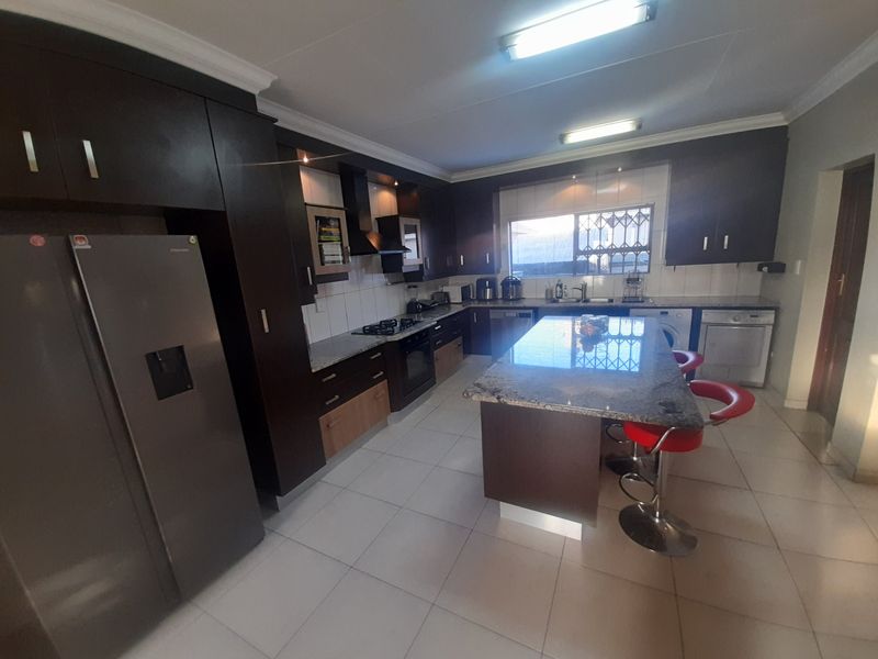 Modern Townhouse in SW 5 @ R14,850 - Photo 4