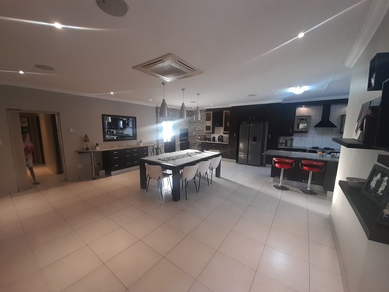 Modern Townhouse in SW 5 @ R14,850 - Photo 2