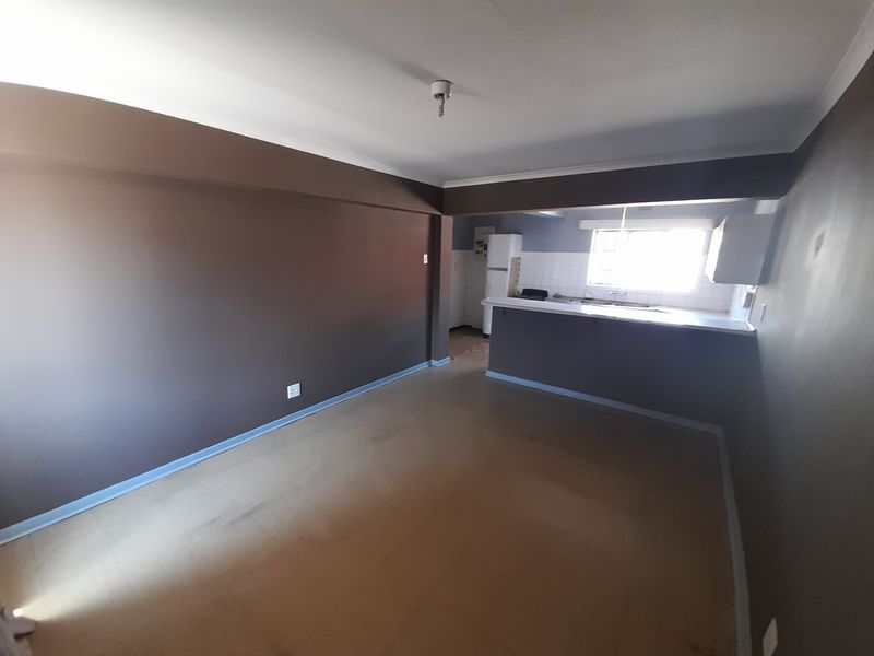Groud Floor Flat  R5,250 - Photo 4