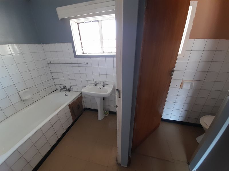 Groud Floor Flat  R5,250 - Photo 6