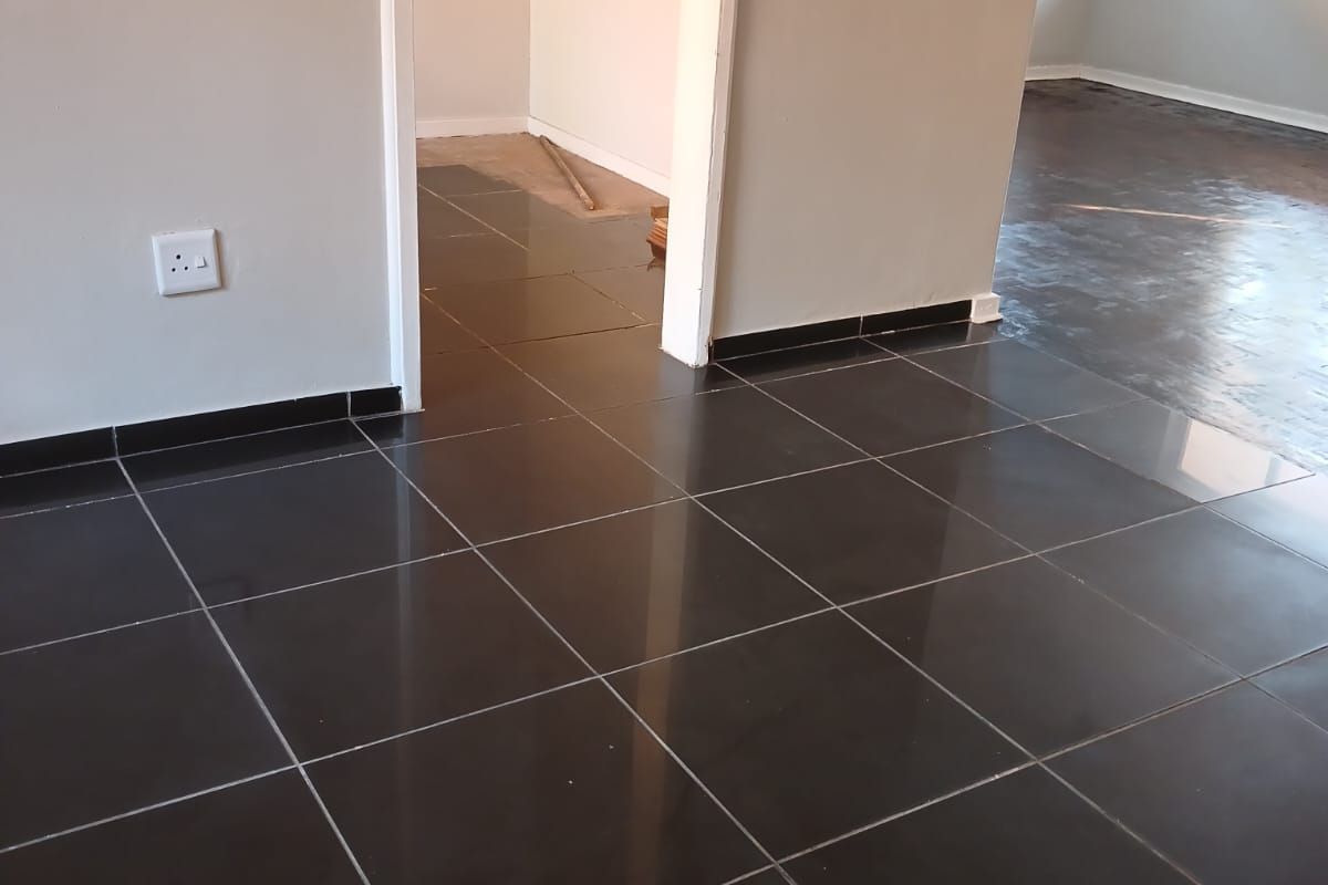 3 Bedroom House, with 2 cottages - Photo 2