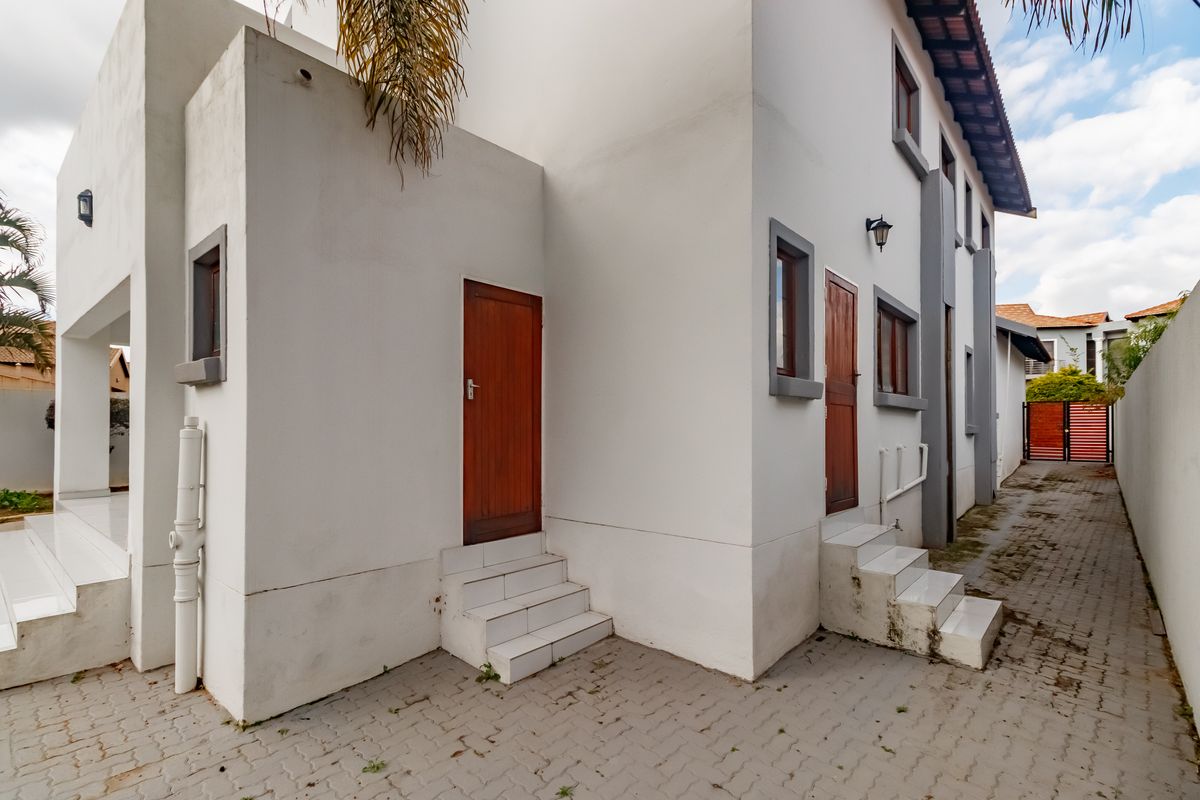 Charming Family Haven in Country View, Midrand - Photo 4