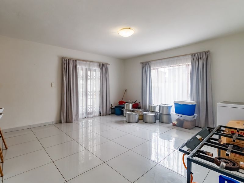 Charming Family Haven in Country View, Midrand - Photo 10