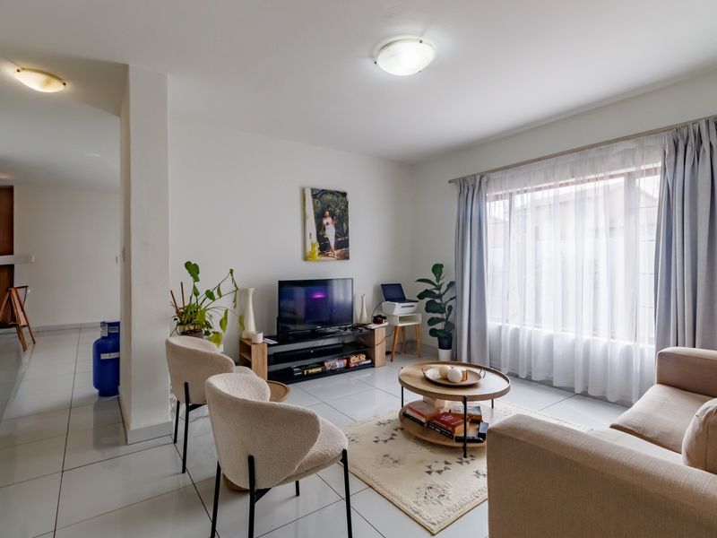 Charming Family Haven in Country View, Midrand - Photo 8