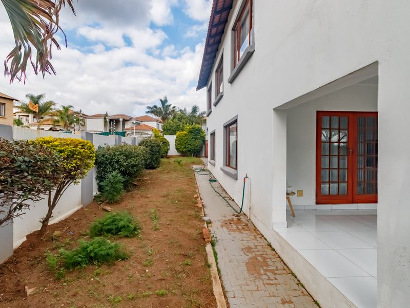 Charming Family Haven in Country View, Midrand - Photo 3