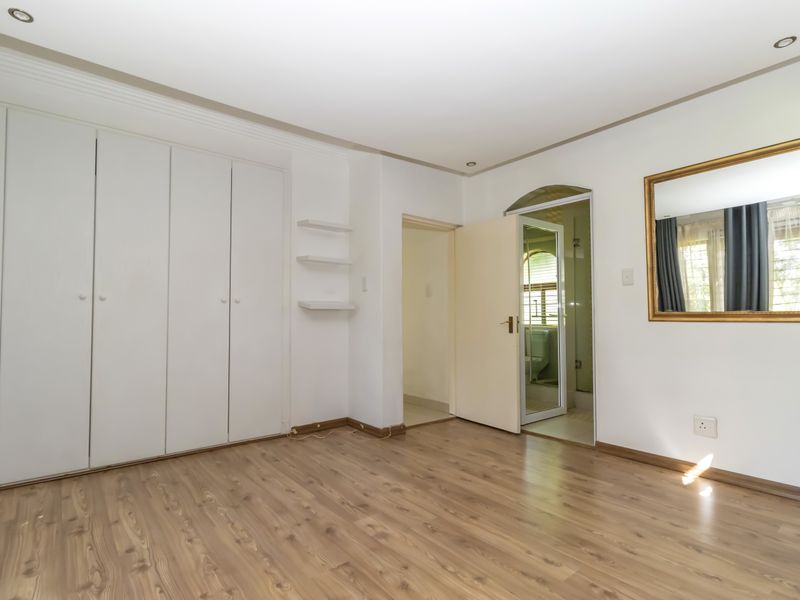 Spacious 3 Bed Ground Floor apartment - Photo 9