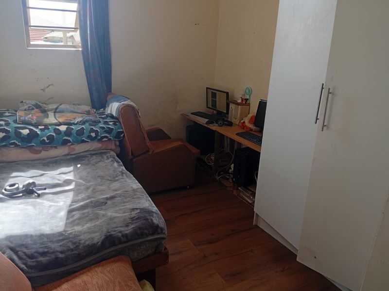 Perfect Investment Property with 4 Income-Generating flats - Photo 5