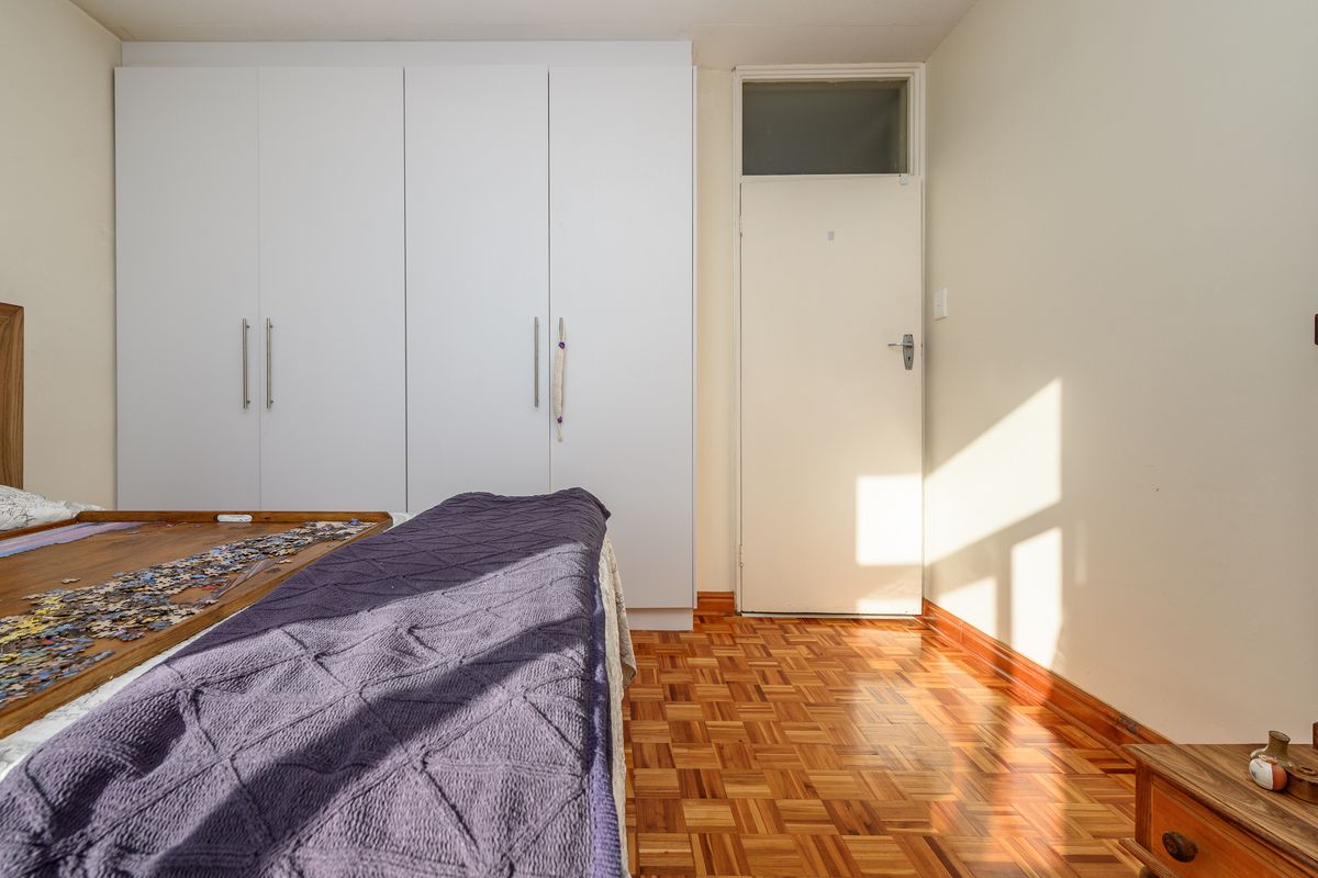 Spacious Beachfront Living with Panoramic Sea Views – 13th Floor - Photo 5