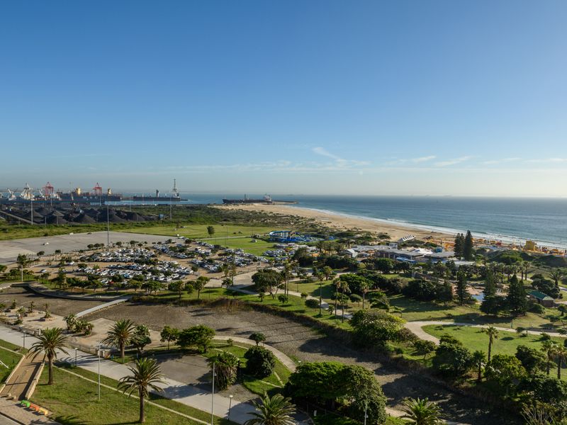 Spacious Beachfront Living with Panoramic Sea Views – 13th Floor - Photo 9