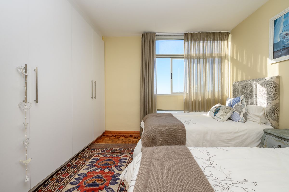 Spacious Beachfront Living with Panoramic Sea Views – 13th Floor - Photo 2