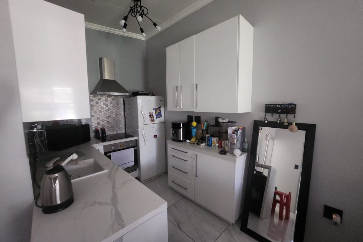 Sleek, Stylish & Secure – Modern 2-Bedroom Cluster Living at Its Finest - Photo 4