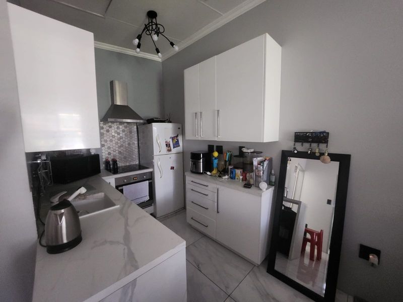 Sleek, Stylish & Secure – Modern 2-Bedroom Cluster Living at Its Finest - Photo 4