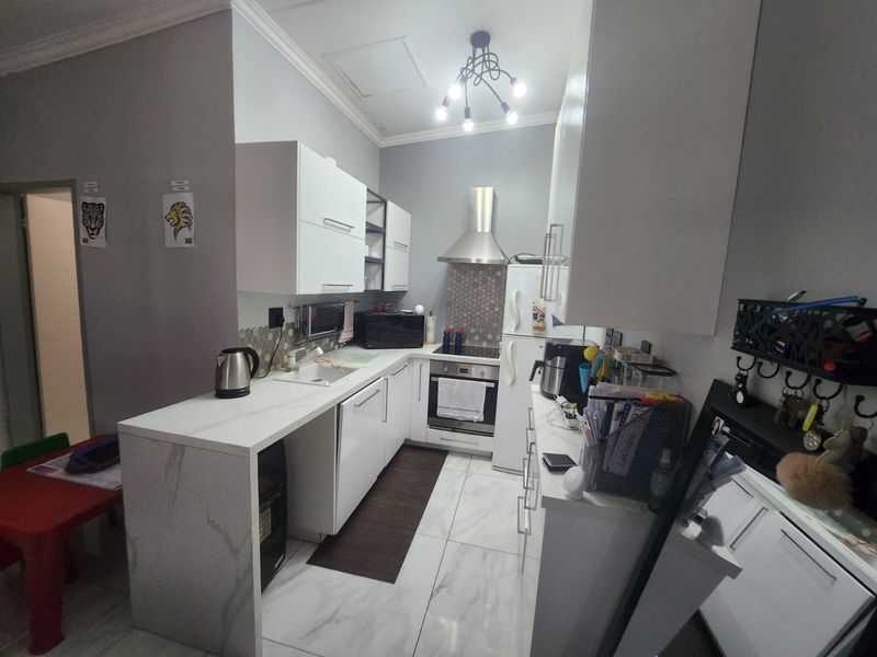 Sleek, Stylish & Secure – Modern 2-Bedroom Cluster Living at Its Finest - Photo 5