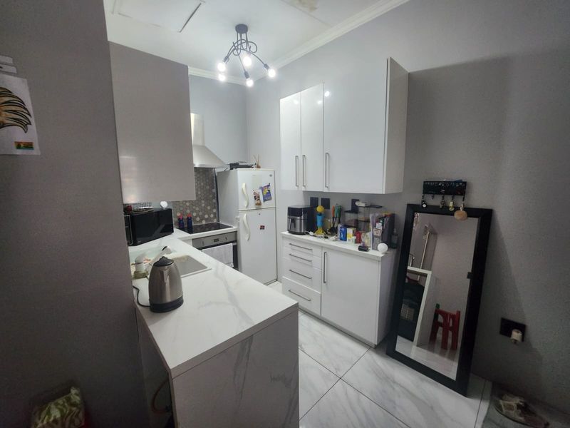 Sleek, Stylish & Secure – Modern 2-Bedroom Cluster Living at Its Finest - Photo 6