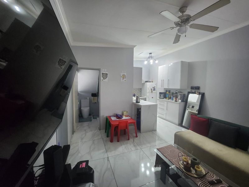 Sleek, Stylish & Secure – Modern 2-Bedroom Cluster Living at Its Finest - Photo 2