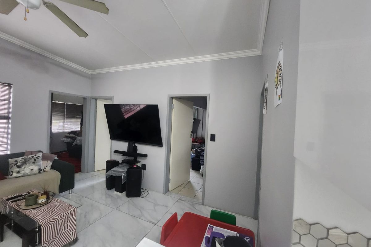 Sleek, Stylish & Secure – Modern 2-Bedroom Cluster Living at Its Finest - Photo 3