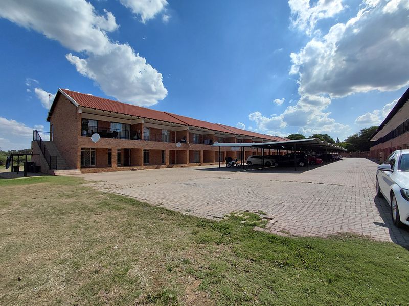 First  Floor unit Oudorp Klerksdorp - Photo 2