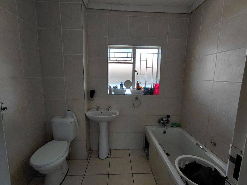 First  Floor unit Oudorp Klerksdorp - Photo 9