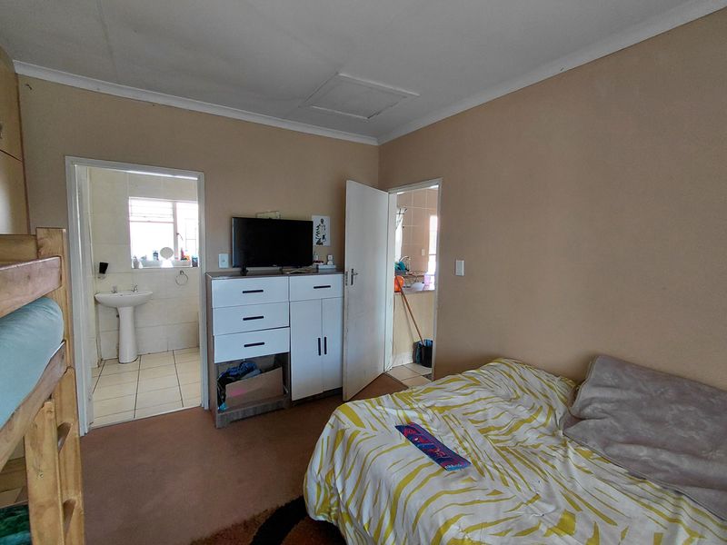 First  Floor unit Oudorp Klerksdorp - Photo 8