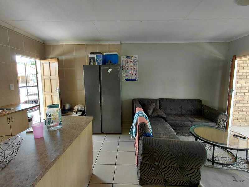 First  Floor unit Oudorp Klerksdorp - Photo 6