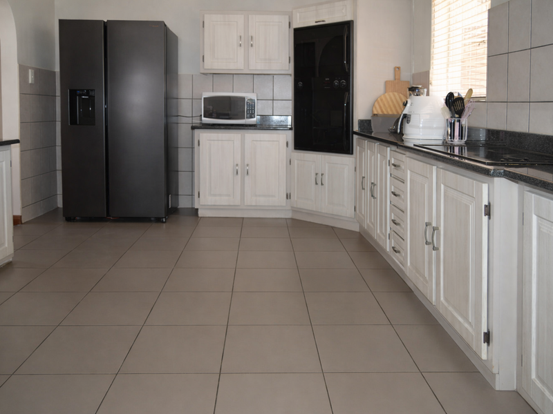 Charming 3-Bedroom Home with Separate Flatlet - Photo 10