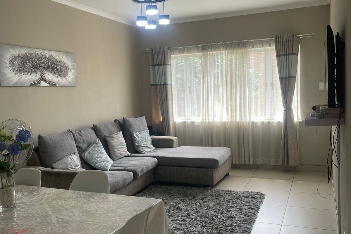 Prime Location Apartment In Essenwood,  Durban - Photo 4