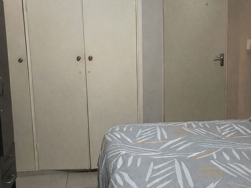 Prime Location Apartment In Essenwood,  Durban - Photo 8