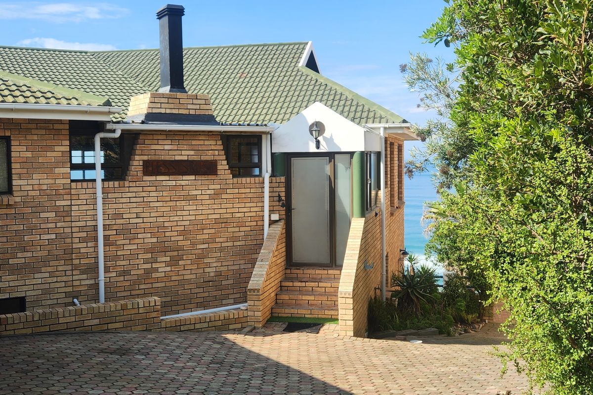 Where the ocean greets you daily - Photo 2