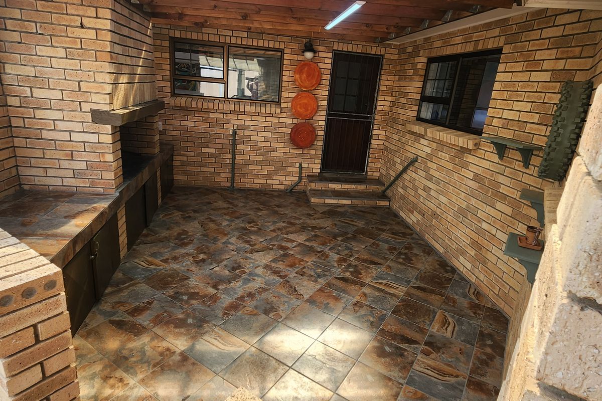 Where the ocean greets you daily - Photo 4