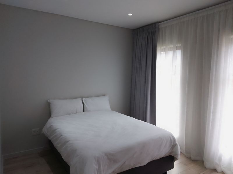 Elegant 4‐Bedroom Family Home to Rent in Lincoln Estate, Midrand - Photo 9