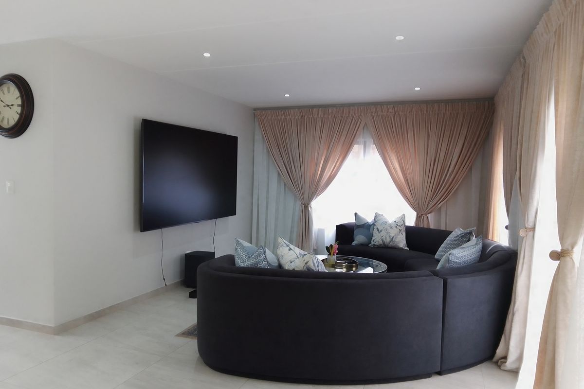 Elegant 4‐Bedroom Family Home to Rent in Lincoln Estate, Midrand - Photo 2