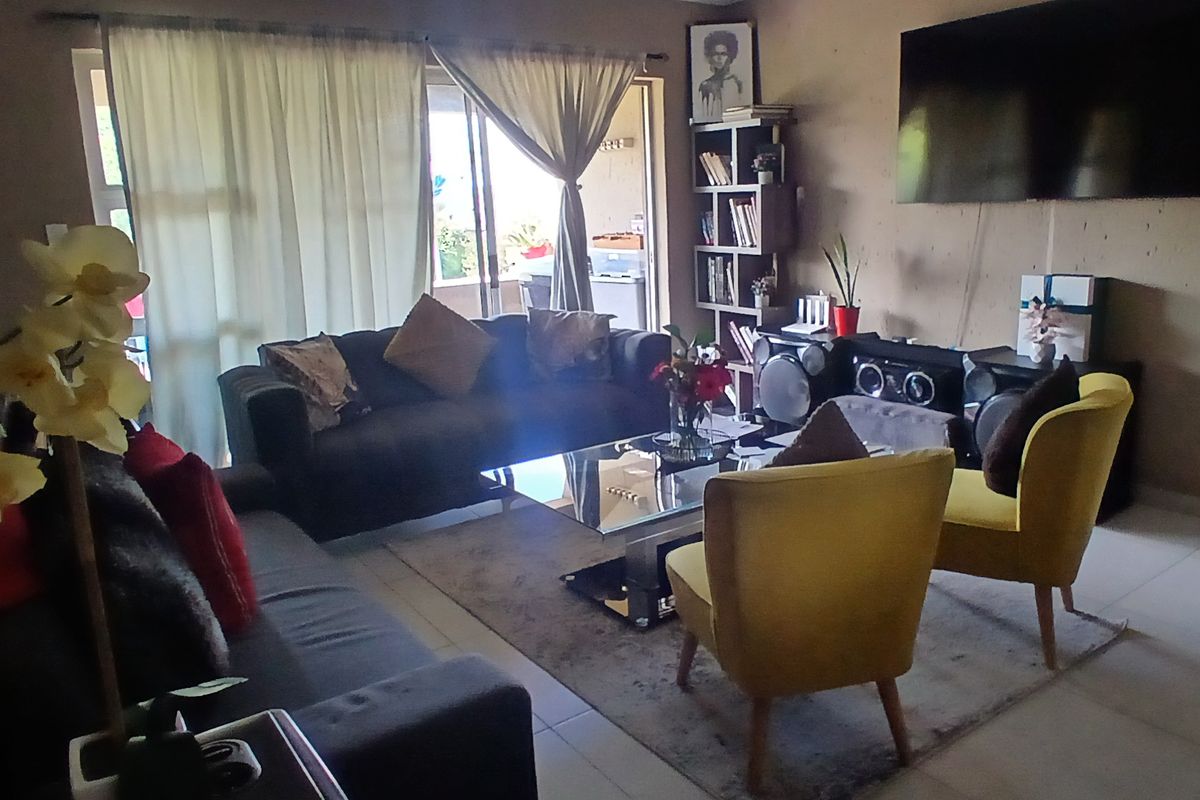 Hidden Gem in Alberante – Stylish Upstairs Living with Space & Serenity - Photo 5