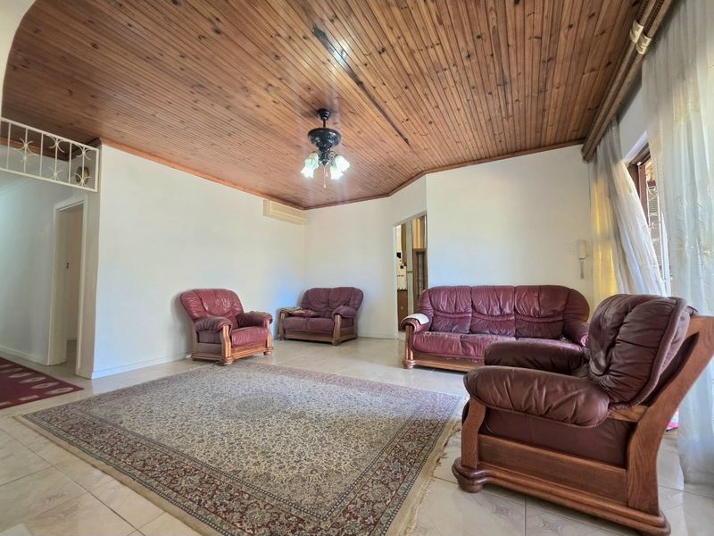 Stunning, Move in Ready 4- Bedroom home with income generating outbuilding!! - Photo 9