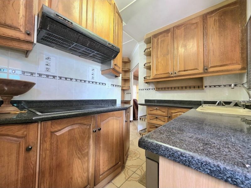 Stunning, Move in Ready 4- Bedroom home with income generating outbuilding!! - Photo 7