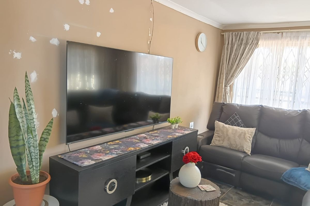 Need a Home, Buy this Neat Home - Photo 3