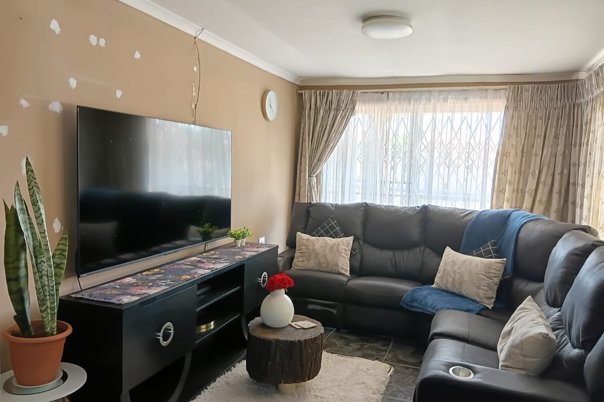 Need a Home, Buy this Neat Home - Photo 4